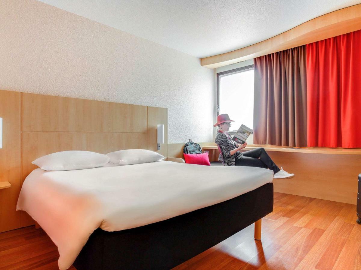 Ibis Angers Centre Chateau Экстерьер фото